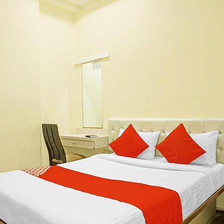Hotel O 24K Inn Mundhva Екстериор снимка