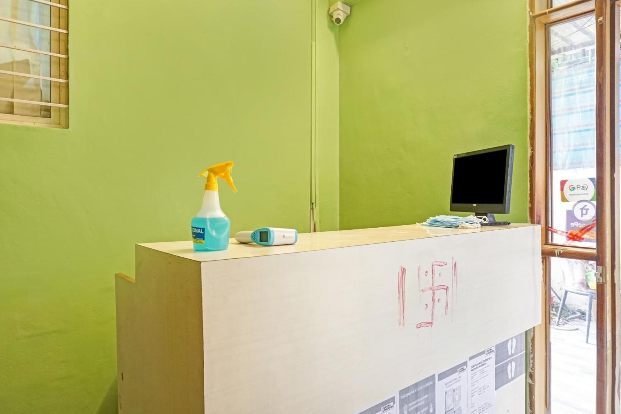 Hotel O 24K Inn Mundhva Екстериор снимка